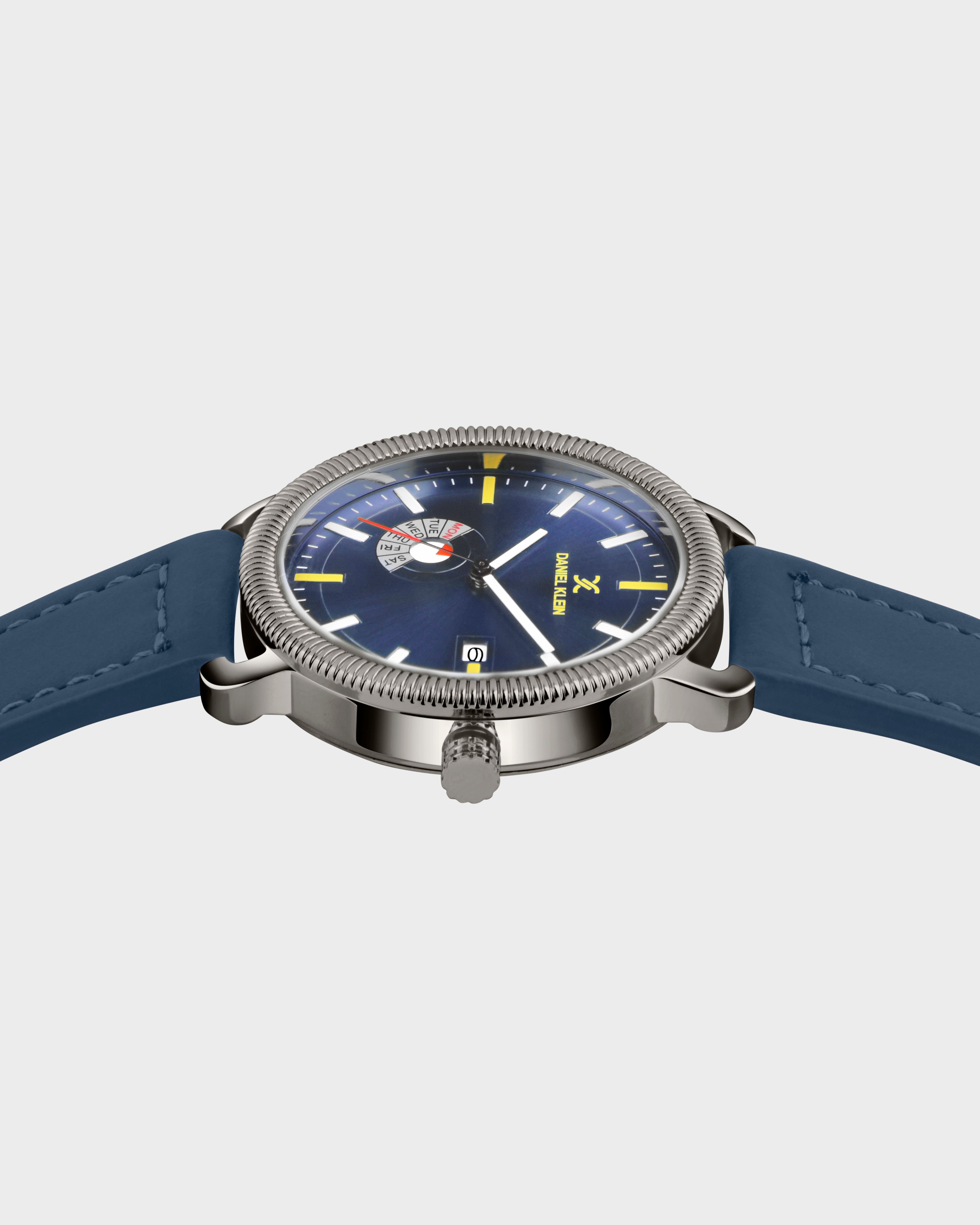 Premium Men Day-Dated Analog watch