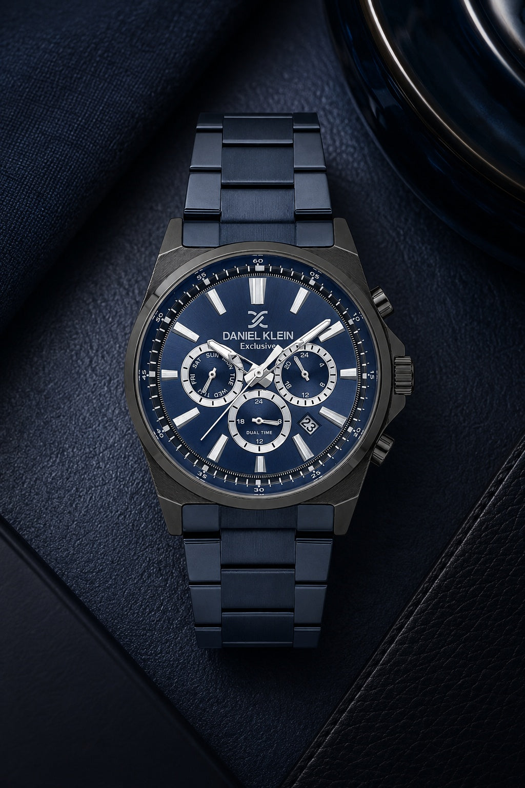 Men Navy Blue Dial Blue Chronograph Analogue Watch