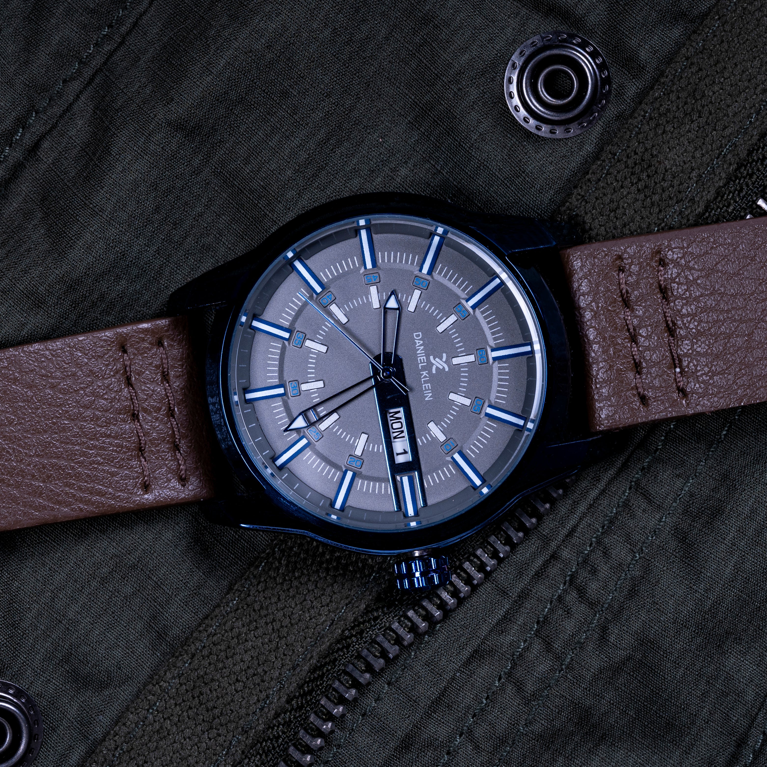 Daniel Klein Men Grey Leather Analogue Watch DK11599-6