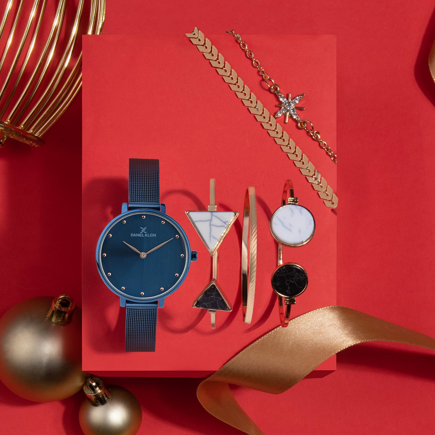 Daniel Klein Blue Dial Analog Gift Set Watch with Bracelet For Women (Pack of 6)
