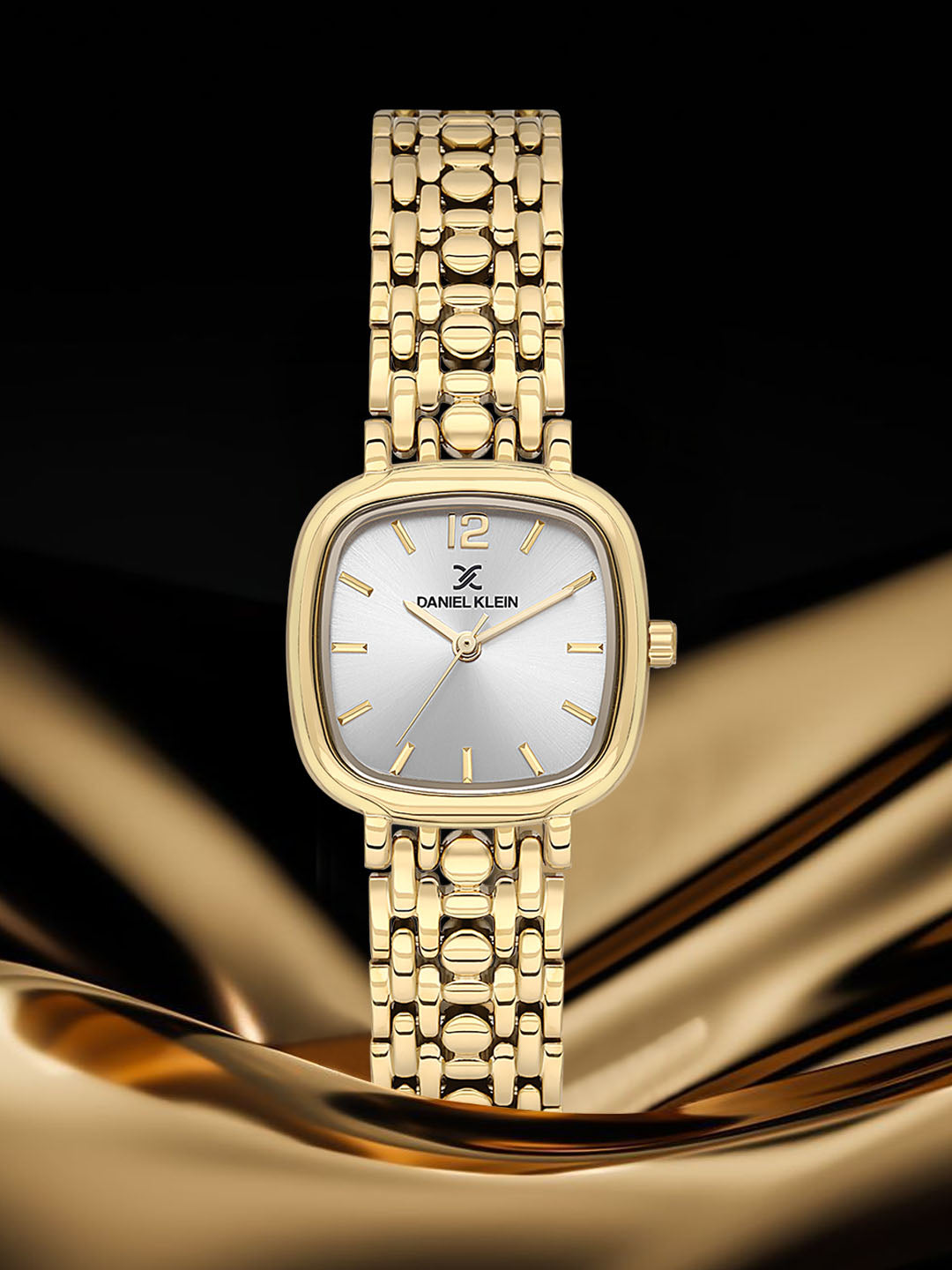 Vintage Style Silver Dial Analog women&