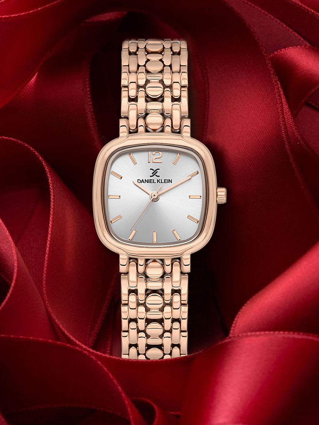 Metal Silver Dial Analog women&