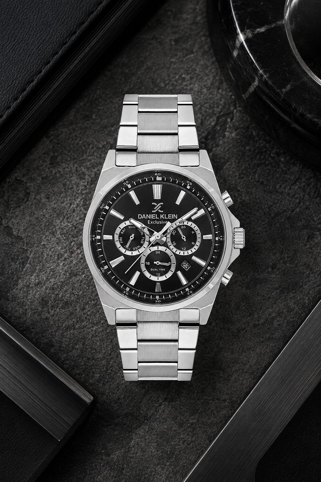 Men Black Dial Silver Chronograph Analogue Watch