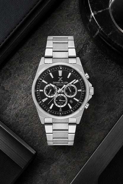 Men Black Dial Silver Chronograph Analogue Watch