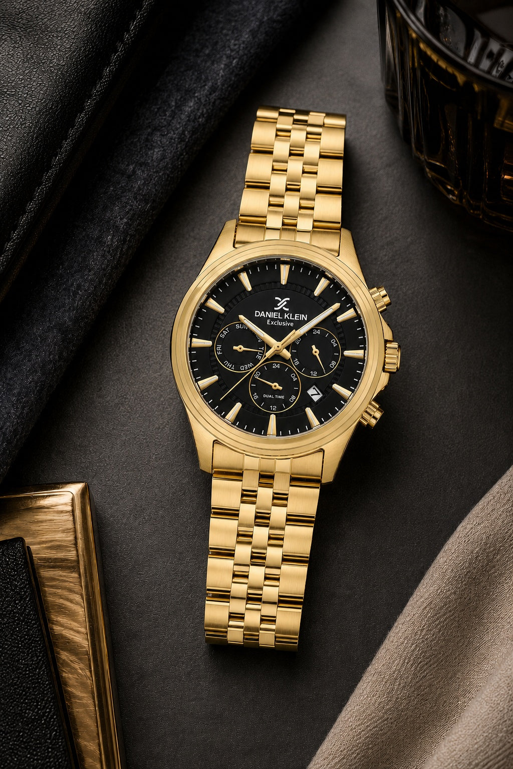 Men Black Dial Gold Chronograph Analogue Watch