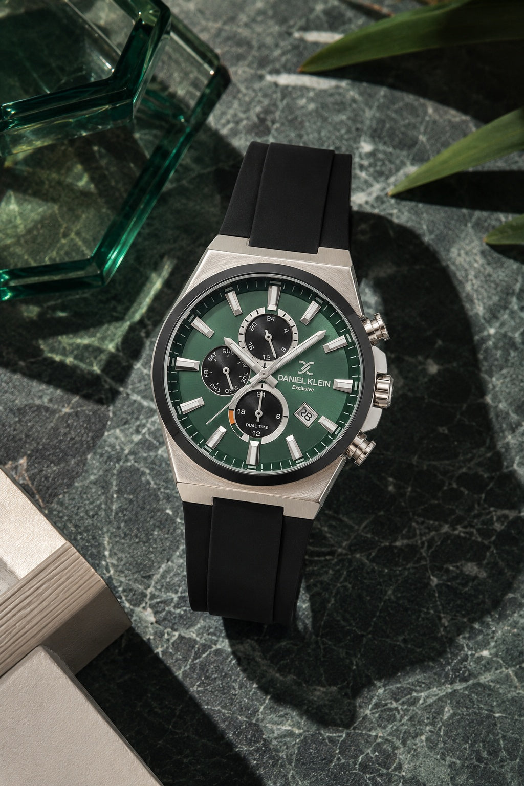 Men Green Dial Black Silicone Strap Chronograph Analogue Watch