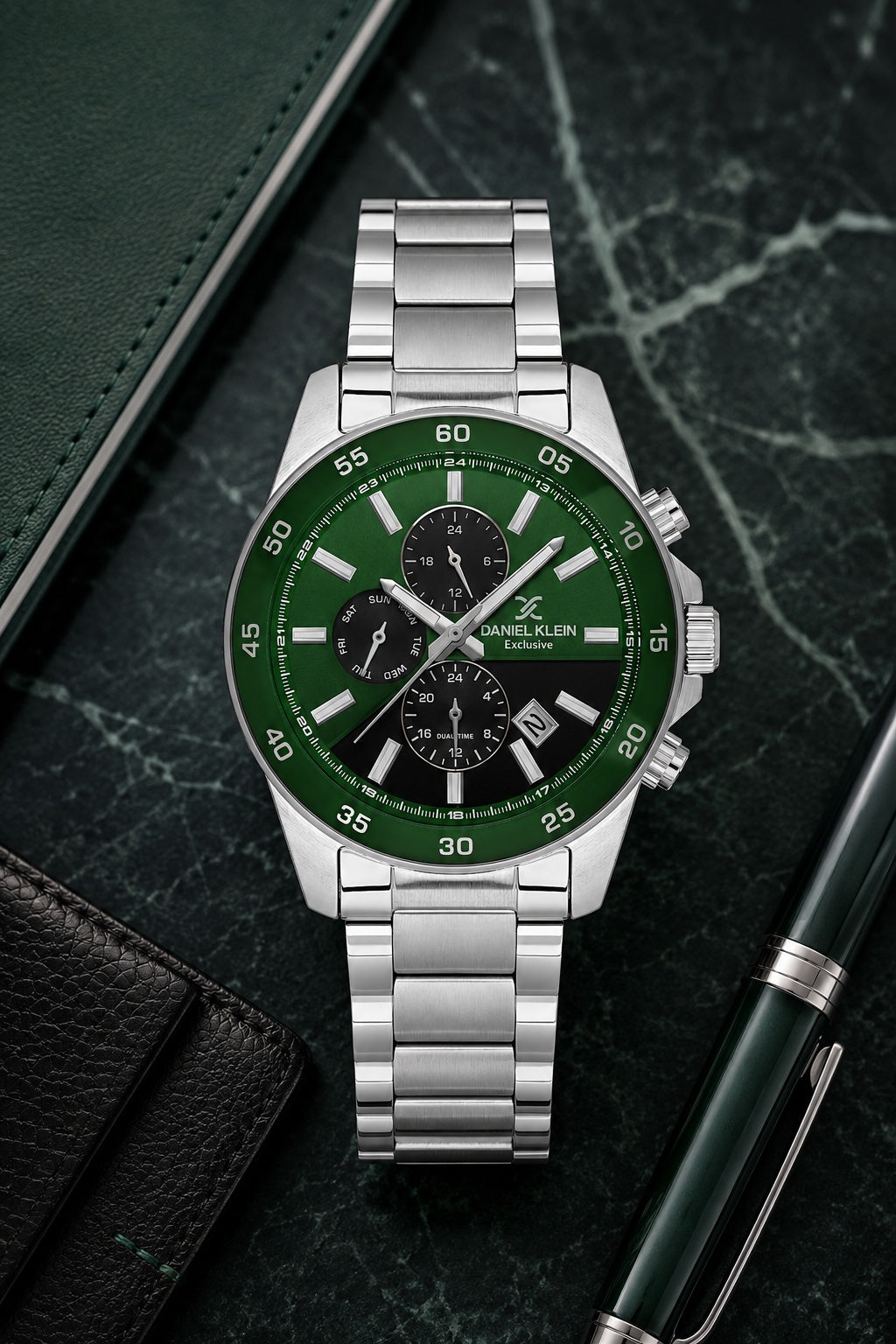 Men Green Dial Silver Chronograph Analogue Watch