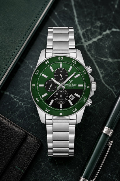 Men Green Dial Silver Chronograph Analogue Watch