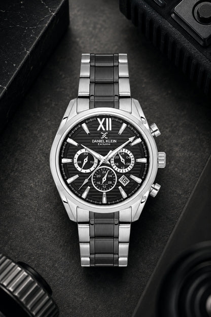 Men Black Dial Silver &amp; Black Chronograph Analogue Watch