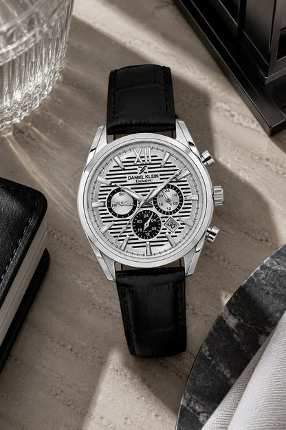 Men Silver Dial Black Leather Strap Chronograph Analogue Watch