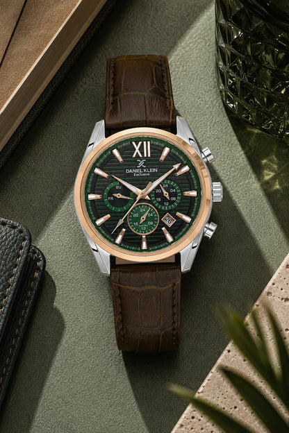 Men Green Dial Brown Leather Strap Chronograph Analogue Watch