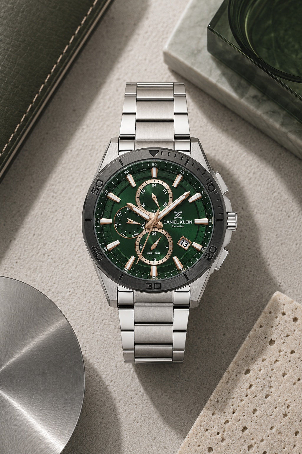 Men Green Dial Silver Chronograph Analogue Watch