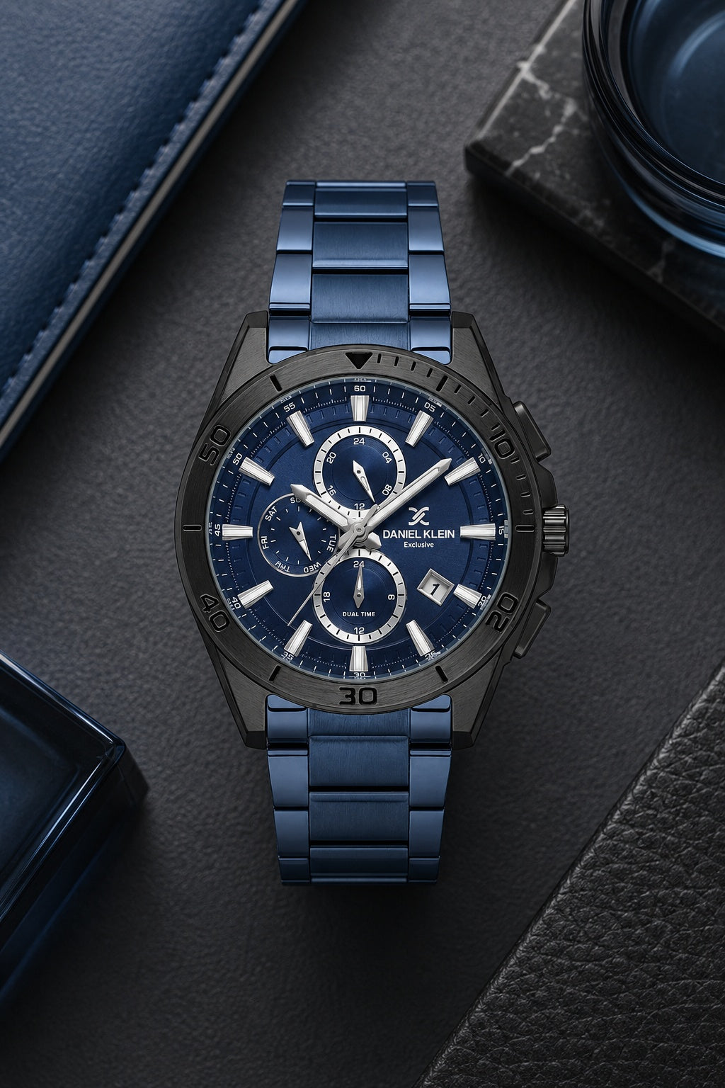 Men Navy Blue Dial Blue Chronograph Analogue Watch
