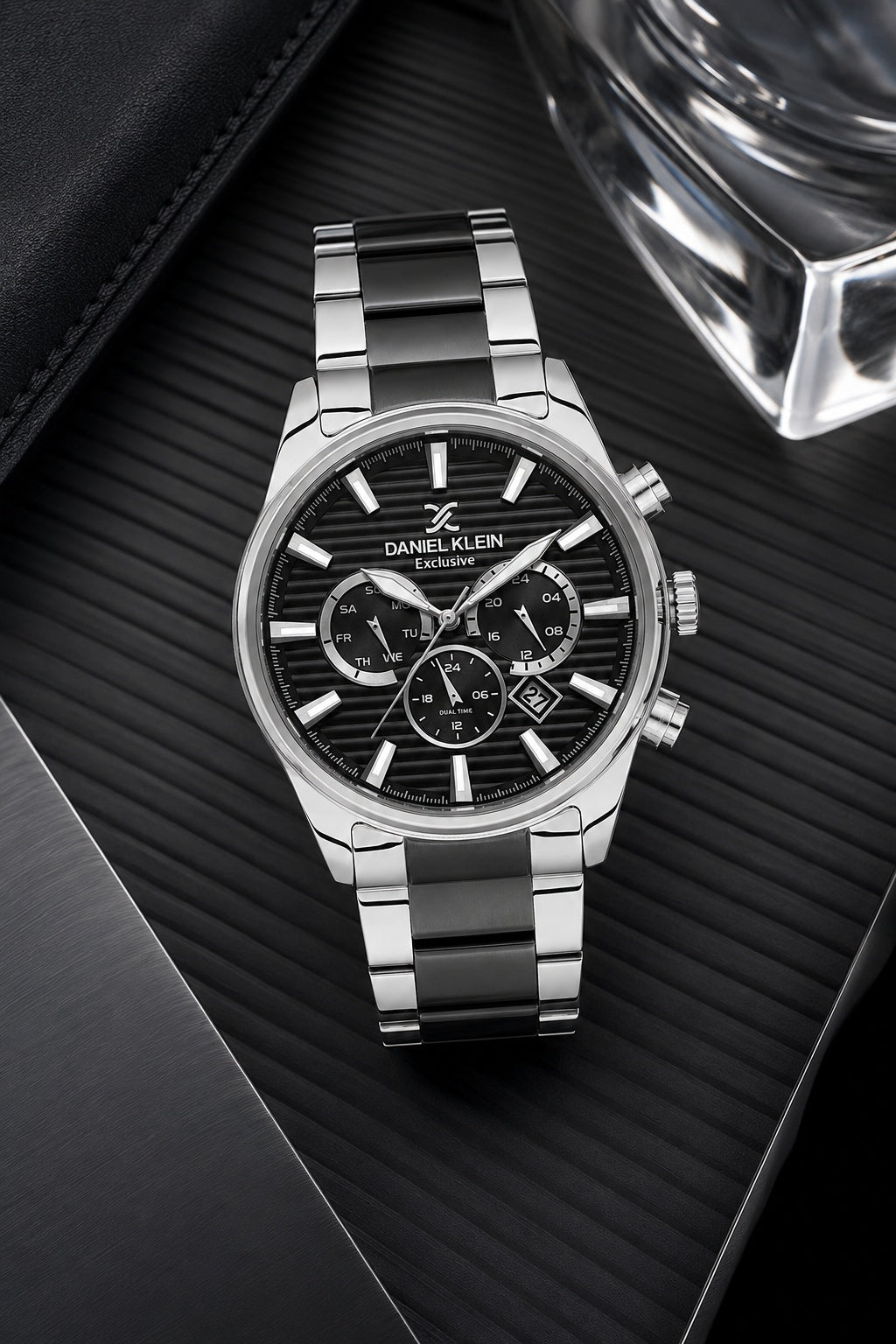 Men Black Dial Silver &amp; Black Chronograph Analogue Watch