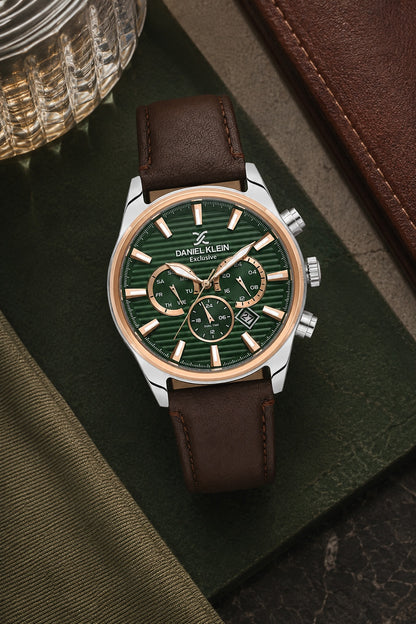 Men Green Dial Brown Leather Strap Chronograph Analogue Watch