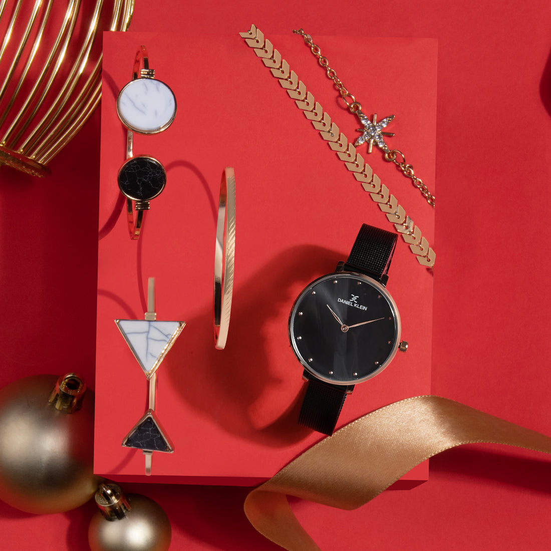 Daniel Klein Black  Dial Analog Gift Set Watch with Bracelet For Women (Pack of 6)